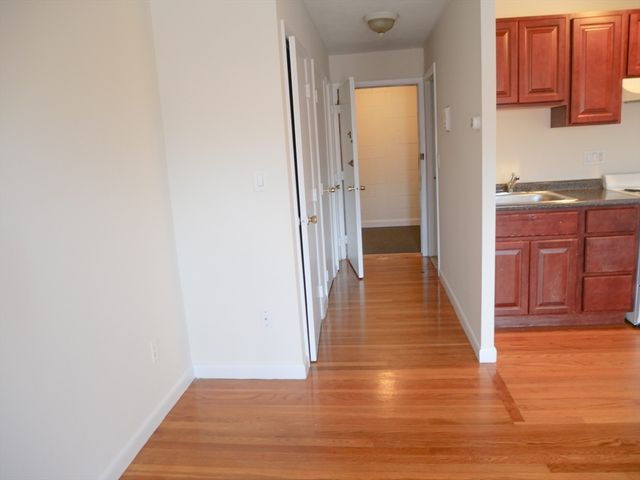 1027 Commonwealth Ave 25, Boston, MA 02215