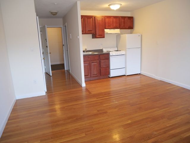 1027 Commonwealth Ave 25, Boston, MA 02215