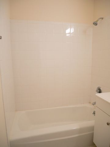 1027 Commonwealth Ave 25, Boston, MA 02215