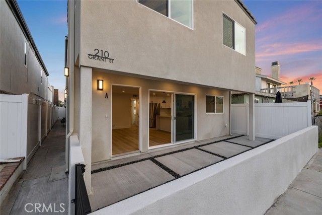 210 Grant Street A, Newport Beach, CA 92663