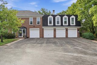 837 Garfield Avenue A, Libertyville, IL 60048