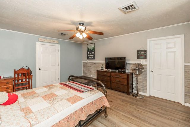 15838 Phend Road, Hamshire, TX 77622