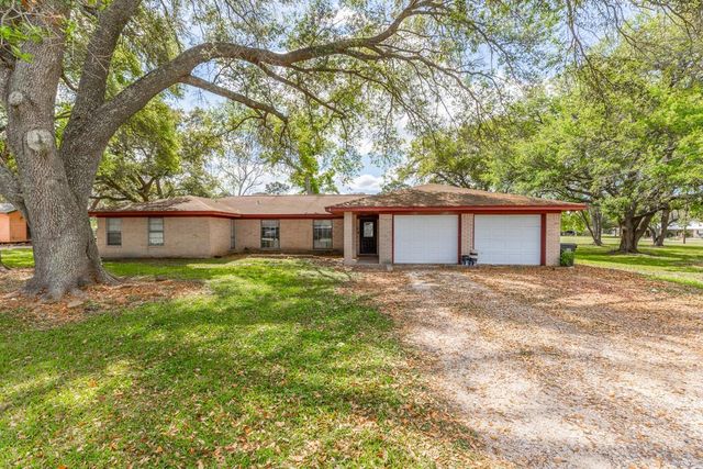 15838 Phend Road, Hamshire, TX 77622