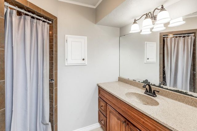 15838 Phend Road, Hamshire, TX 77622