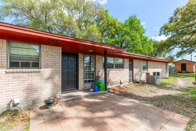 15838 Phend Road, Hamshire, TX 77622