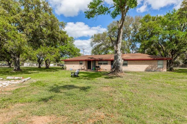 15838 Phend Road, Hamshire, TX 77622