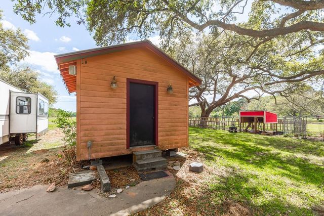 15838 Phend Road, Hamshire, TX 77622