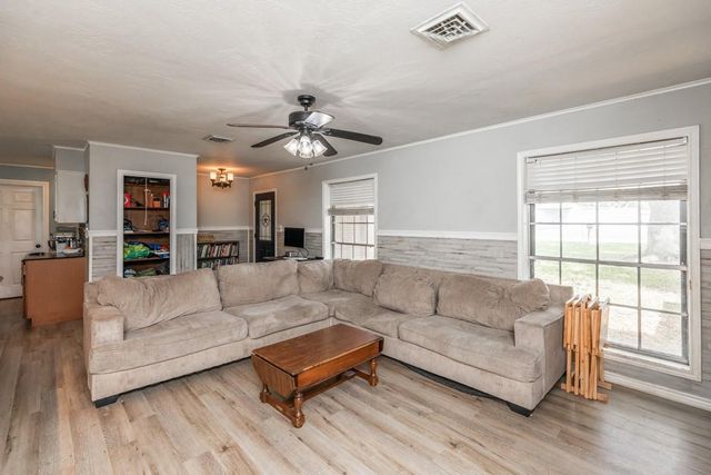 15838 Phend Road, Hamshire, TX 77622