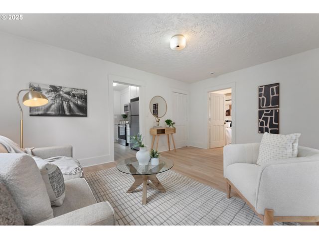 6861 N SKY St, Portland, OR 97203