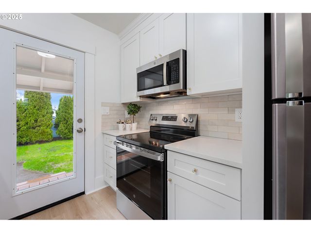 6861 N SKY St, Portland, OR 97203