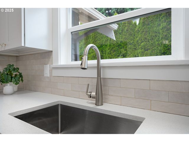 6861 N SKY St, Portland, OR 97203