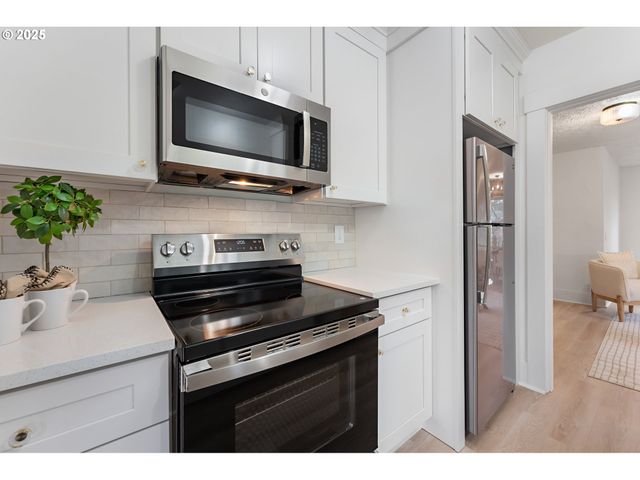 6861 N SKY St, Portland, OR 97203