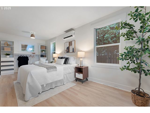 6861 N SKY St, Portland, OR 97203