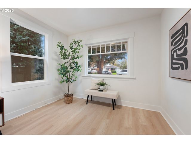 6861 N SKY St, Portland, OR 97203