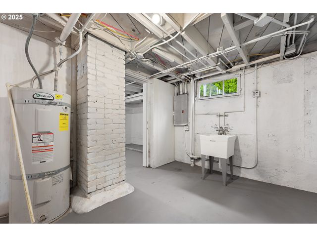 6861 N SKY St, Portland, OR 97203