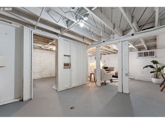 6861 N SKY St, Portland, OR 97203