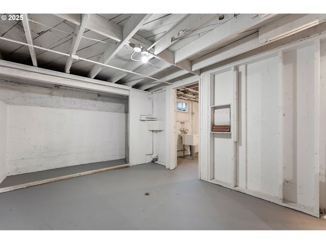 6861 N SKY St, Portland, OR 97203