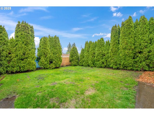 6861 N SKY St, Portland, OR 97203