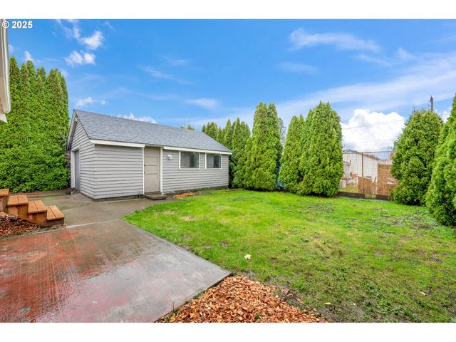 6861 N SKY St, Portland, OR 97203