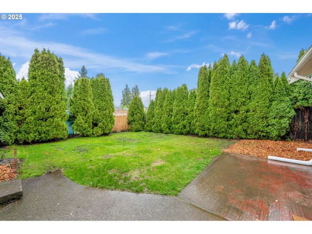 6861 N SKY St, Portland, OR 97203