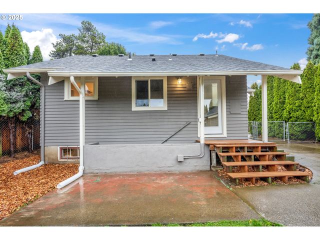 6861 N SKY St, Portland, OR 97203