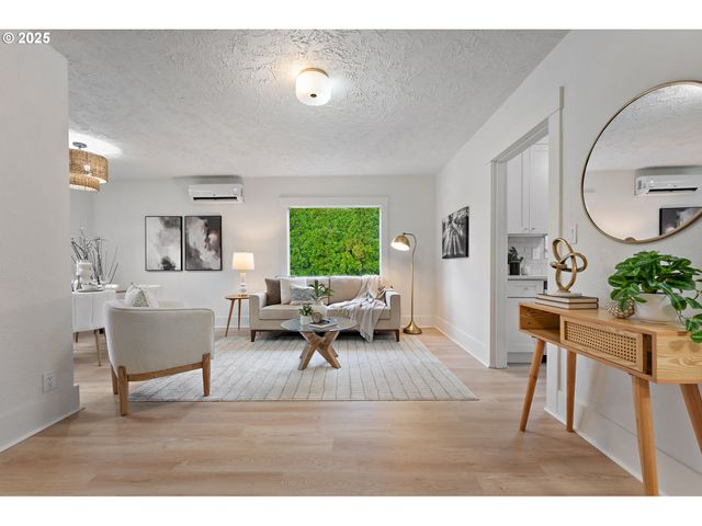 6861 N SKY St, Portland, OR 97203