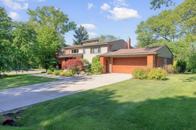 2694 Brady Drive, Bloomfield Hills, MI 48304