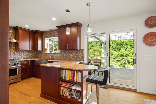 2694 Brady Drive, Bloomfield Hills, MI 48304