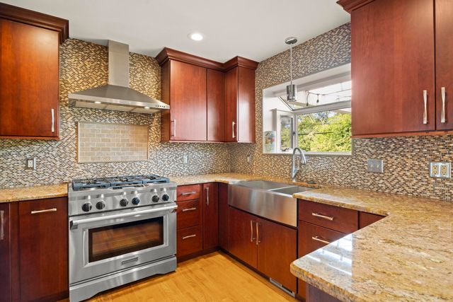 2694 Brady Drive, Bloomfield Hills, MI 48304