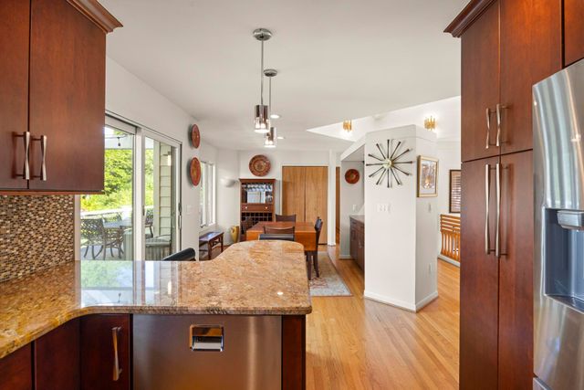 2694 Brady Drive, Bloomfield Hills, MI 48304