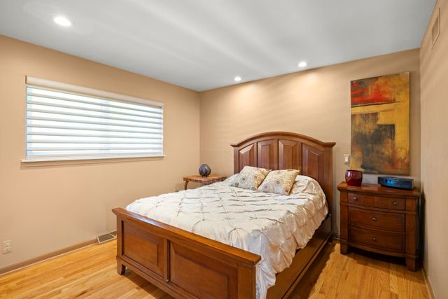 2694 Brady Drive, Bloomfield Hills, MI 48304