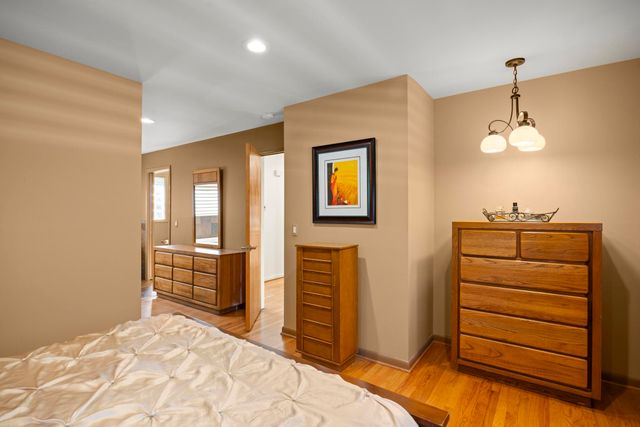 2694 Brady Drive, Bloomfield Hills, MI 48304