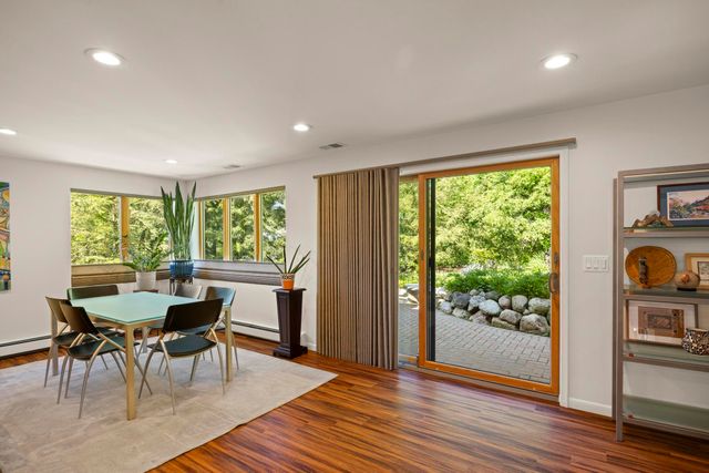 2694 Brady Drive, Bloomfield Hills, MI 48304