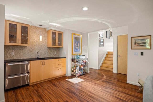 2694 Brady Drive, Bloomfield Hills, MI 48304
