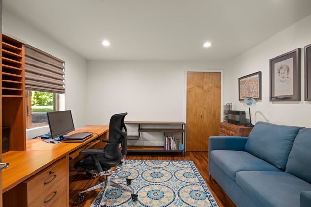 2694 Brady Drive, Bloomfield Hills, MI 48304