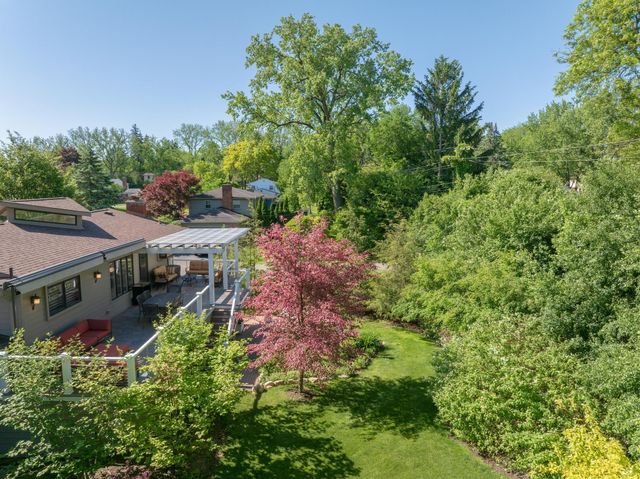 2694 Brady Drive, Bloomfield Hills, MI 48304