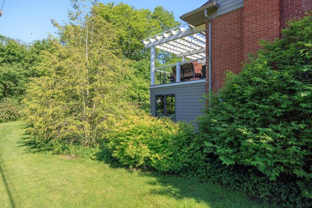 2694 Brady Drive, Bloomfield Hills, MI 48304