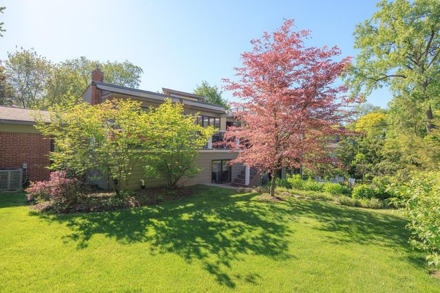 2694 Brady Drive, Bloomfield Hills, MI 48304