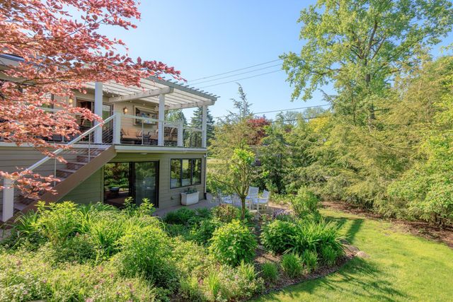 2694 Brady Drive, Bloomfield Hills, MI 48304