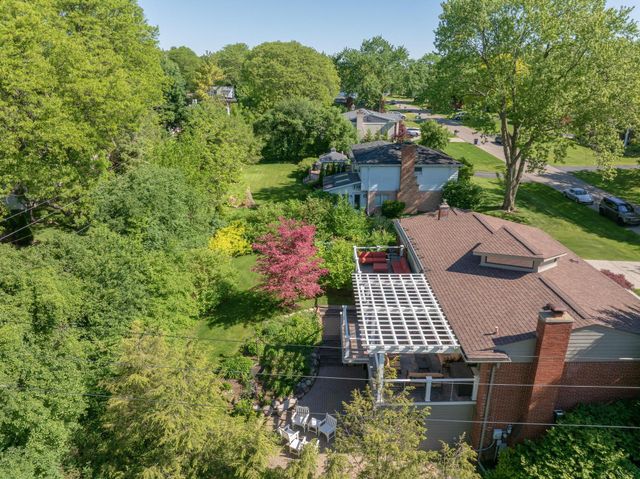 2694 Brady Drive, Bloomfield Hills, MI 48304