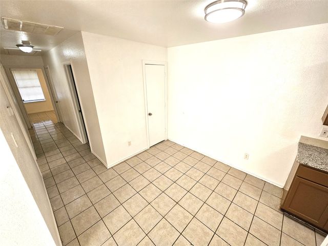 2837 Ave J, Fort Worth, TX 76105