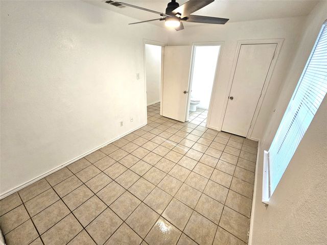 2837 Ave J, Fort Worth, TX 76105