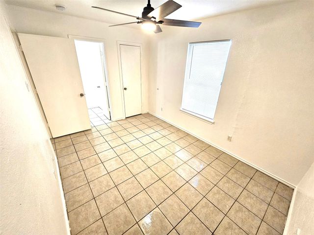 2837 Ave J, Fort Worth, TX 76105