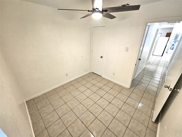 2837 Ave J, Fort Worth, TX 76105