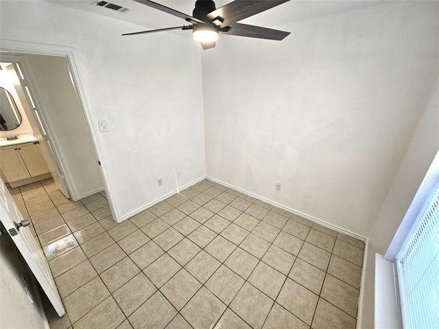 2837 Ave J, Fort Worth, TX 76105