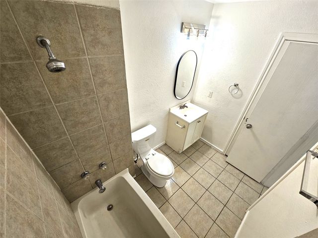 2837 Ave J, Fort Worth, TX 76105