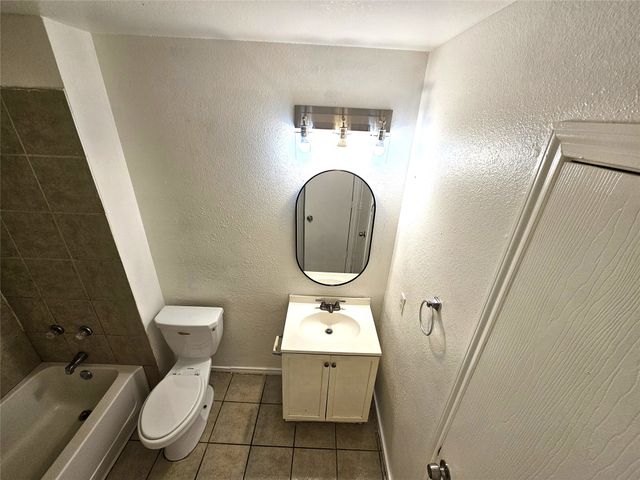 2837 Ave J, Fort Worth, TX 76105
