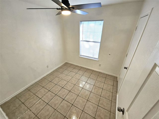 2837 Ave J, Fort Worth, TX 76105