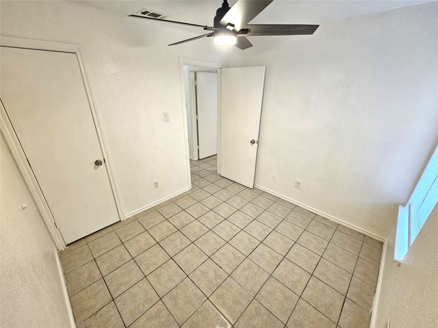 2837 Ave J, Fort Worth, TX 76105