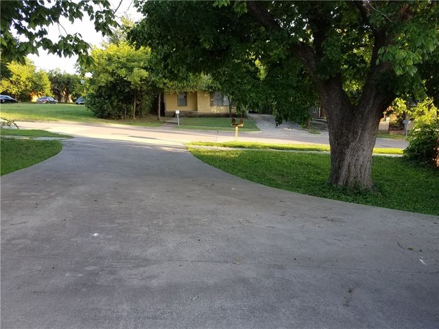 2837 Ave J, Fort Worth, TX 76105
